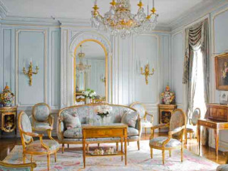 The Bridgerton Aesthetic: Recreating Palace Grandeur for Modern Luxury Homes