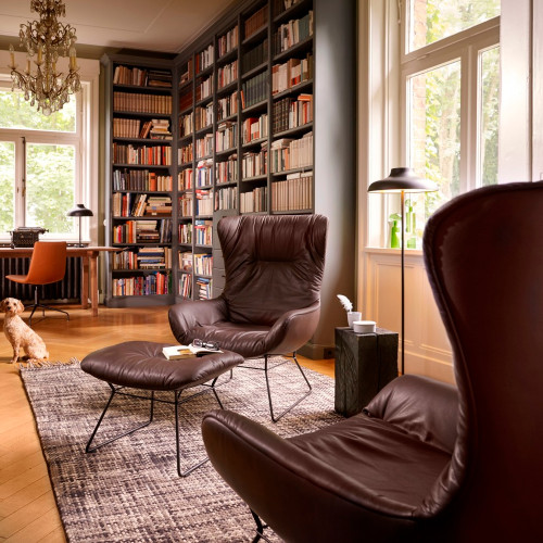 Freifrau Leya Wingback Chair