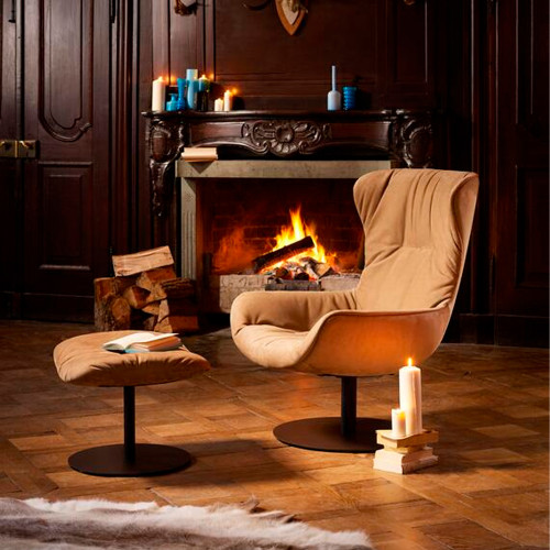 Freifrau Leya Wingback Chair